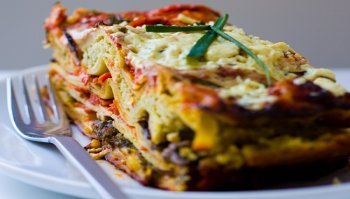 Lasagna vegetariana con ragù di seitan