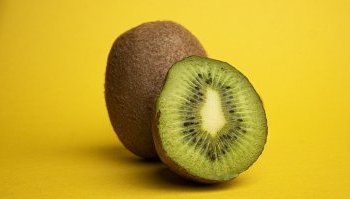 Kiwi: proprietà, benefici e caratteristiche