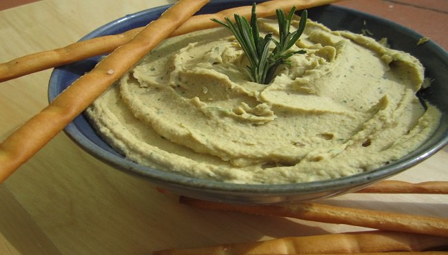 Hummus di ceci: ricetta, dosi e proprietà del piatto del Medio Oriente