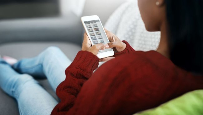 La ricerca della felicità: come i social media influenzano la nostra percezione di realizzazione