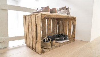 Scarpiera fai da te: idee per creare un porta scarpe con il riciclo creativo