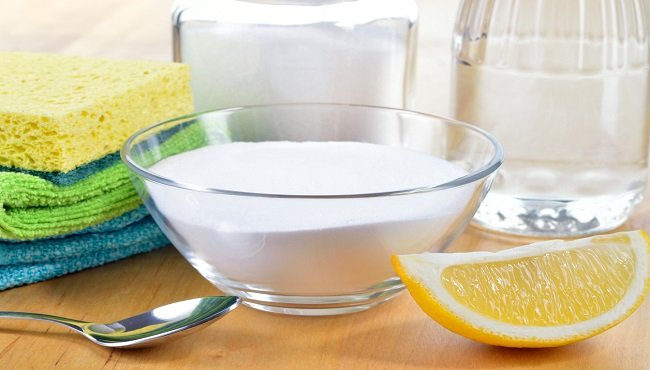 Limone usi domestici: rimedi naturali per disinfettare e pulire la cucina senza sapone
