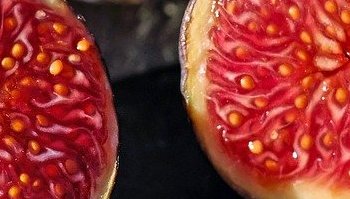 Fico: proprietà, benefici e calorie del frutto estivo