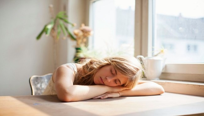 Rimedi naturali contro la stanchezza: sintomi, cause e come ricaricarsi