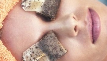  Impacchi alla camomilla: tutti i benefici per gli occhi