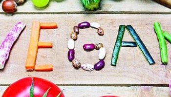 Dieta vegana: cosa si mangia, a cosa fare attenzione e cosa integrare