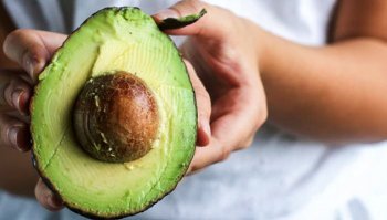 Avocado: proprietà ed effetti sulla salute. Un frutto per benessere e bellezza