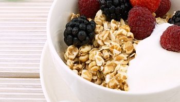 Come fare lo yogurt in casa: ingredienti e ricetta