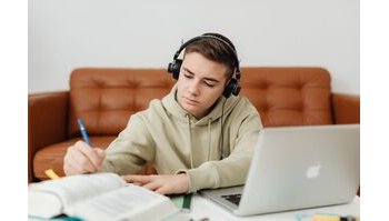 La dipendenza dalla musica: come riconoscerla e contrastarla nel mondo moderno
