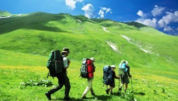 Trekking: come iniziare, percorsi per principianti e a cosa fare attenzione