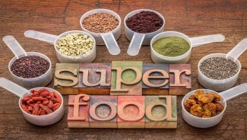 Quali sono i superfood? Scopriamo le caratteristiche e le proprietà dei migliori alimenti per la salute