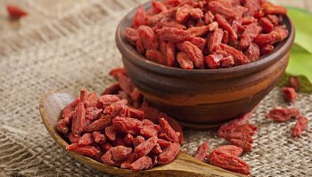 Bacche di goji: dose giornaliera, controindicazioni e benefici