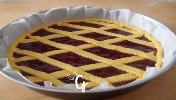 Crostata vegana con marmellata di fragole: ricetta senza ingredienti di origine animale