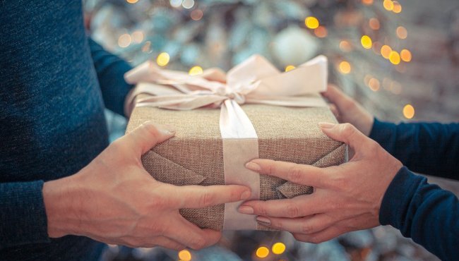 Regali Natale uomo: 5 idee che fanno bene all'ambiente